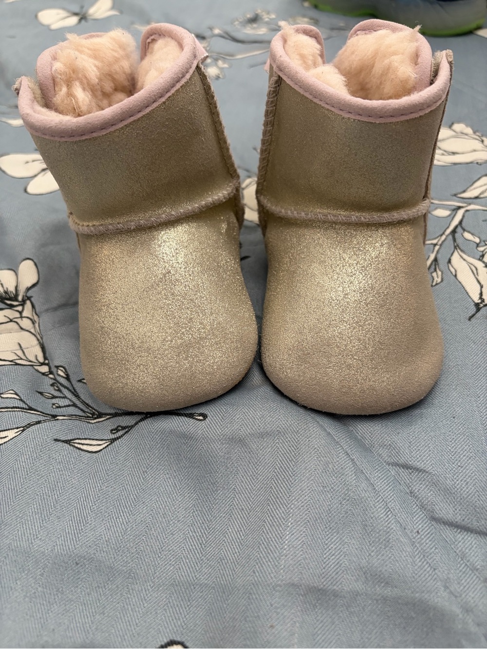 UGG Baby Cozy Faux-Fur Boots in Light Pink size 4/5